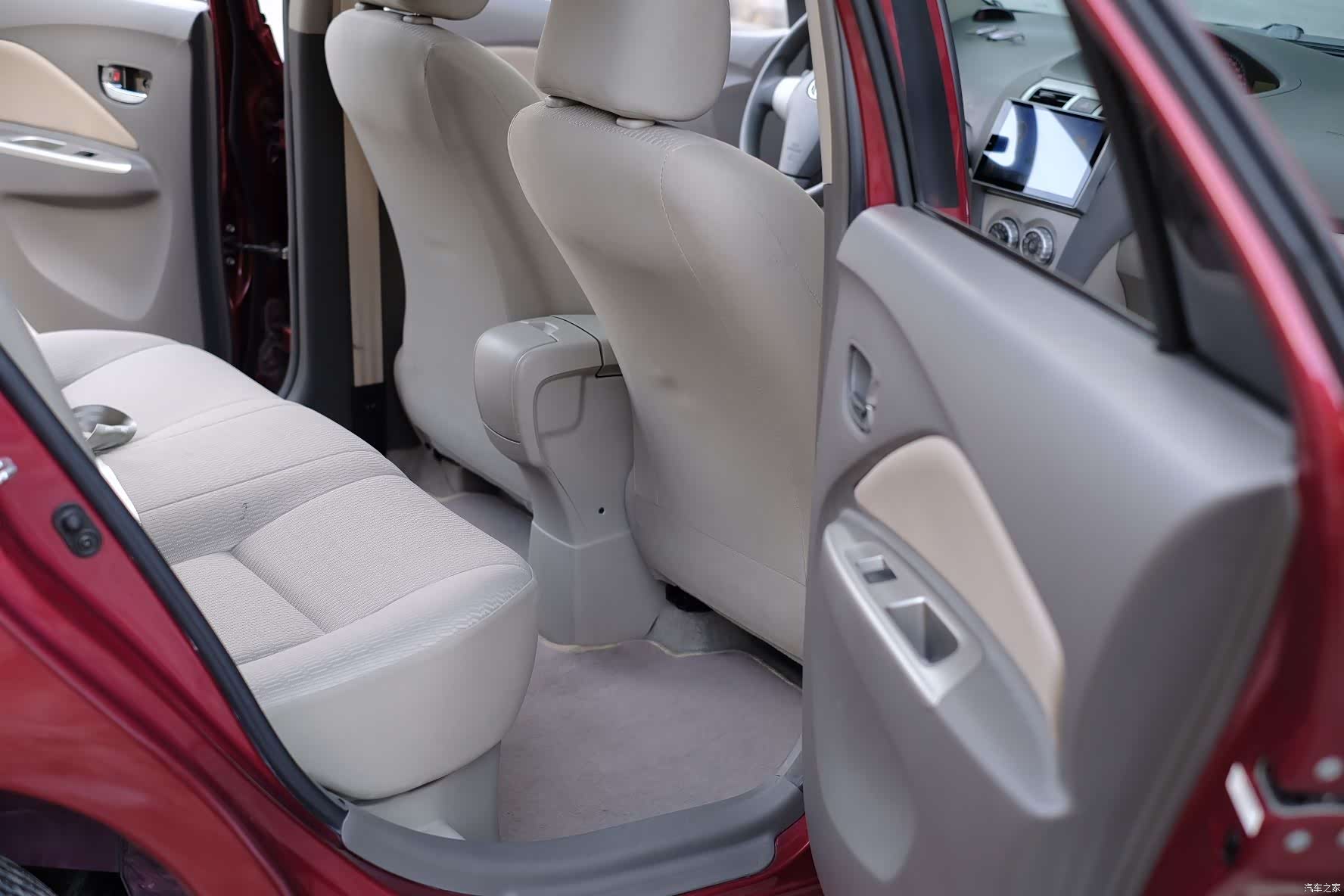 Toyota GL-S, 2012 30