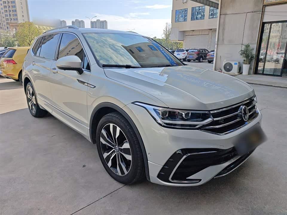 Volkswagen Tiguan L