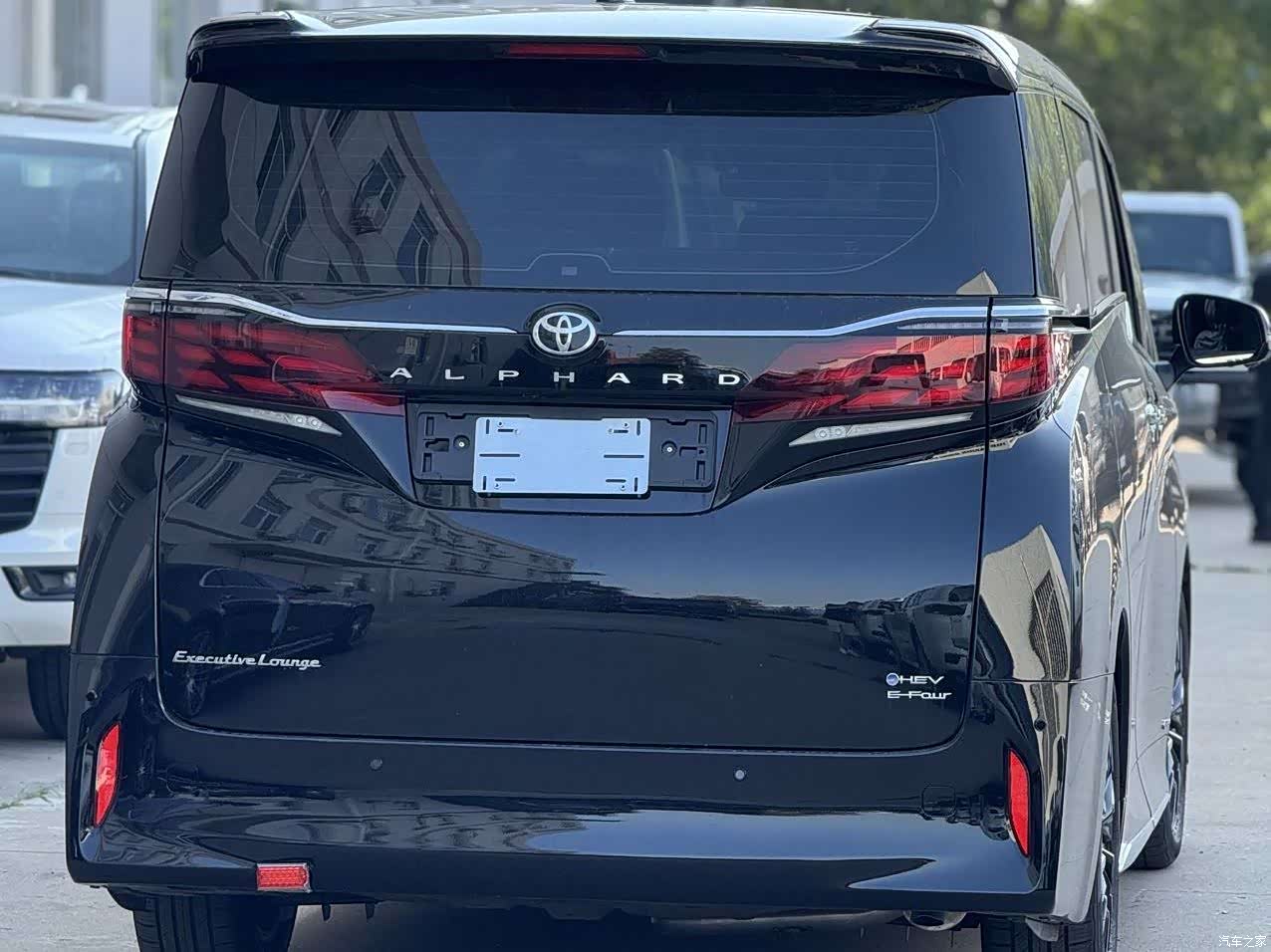 Toyota Alphard, 1900 все фото