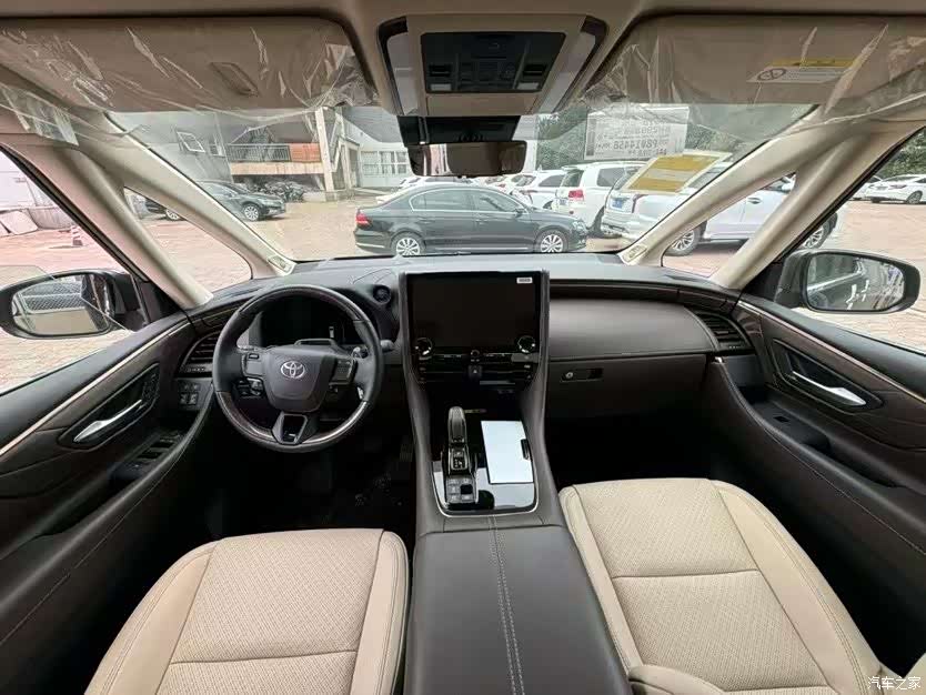 Toyota Alphard, 1900 6