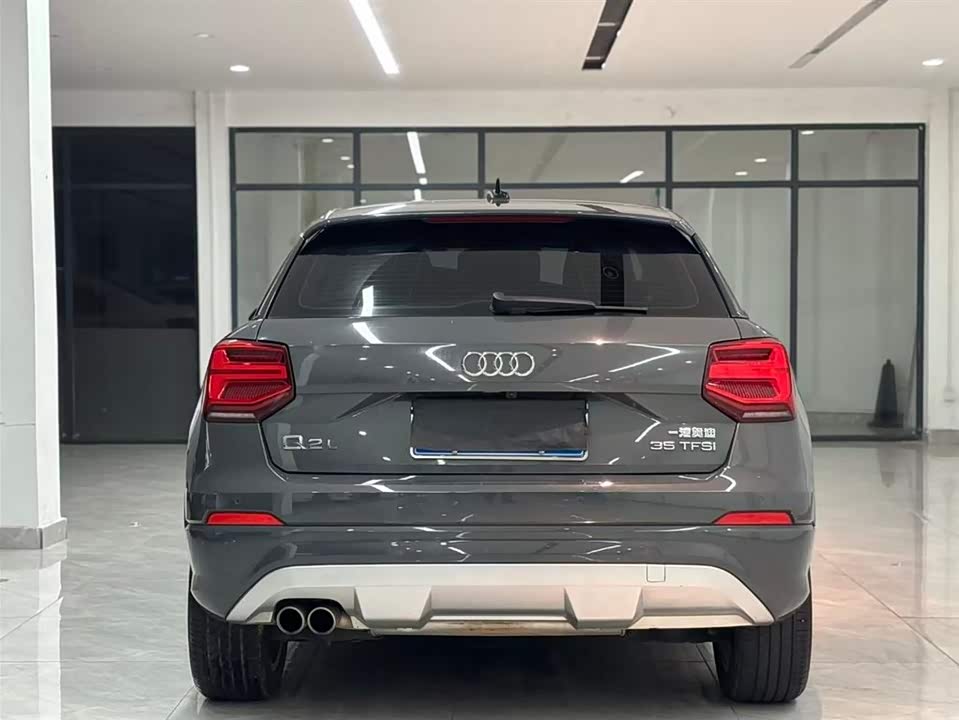 Audi Q2L