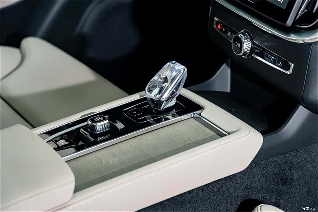 Volvo XC90, 2026 19