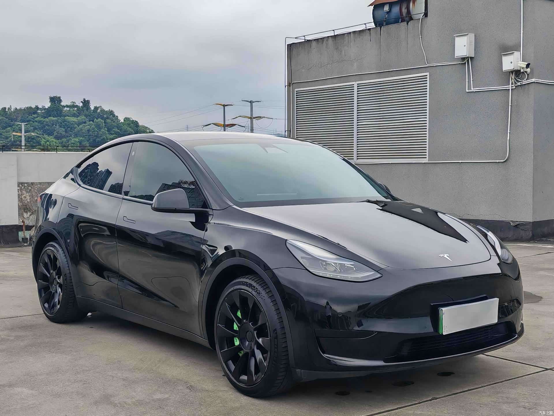 Tesla Model Y, 2022 4