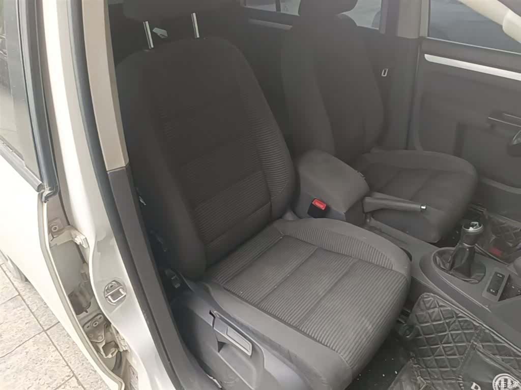 Volkswagen 5, 2014 25