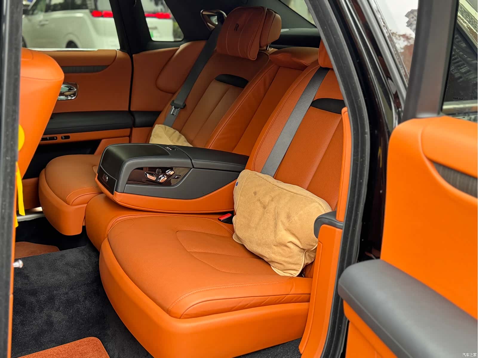 Rolls-Royce Ghost, 2022 16