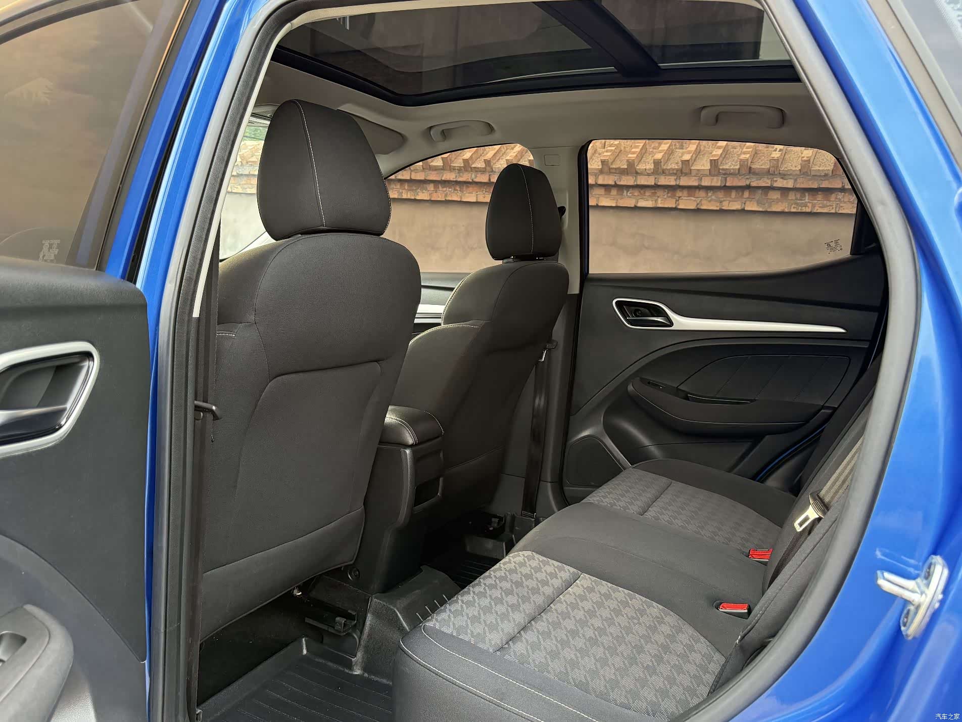 MG ZS, 2019 13