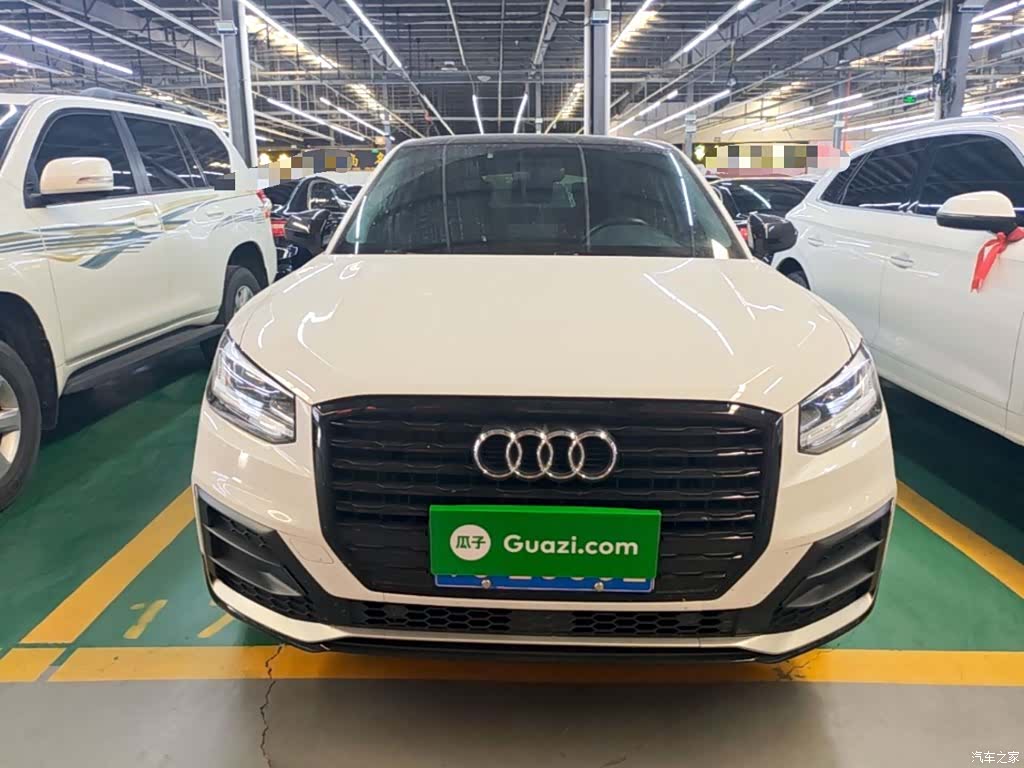 Audi Q2L, 2021 3