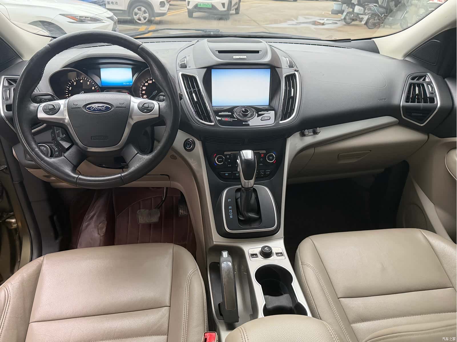 Ford Kuga, 2014 10