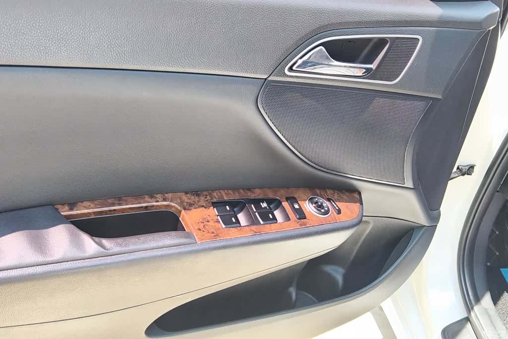 Hyundai DLX, 2016 6