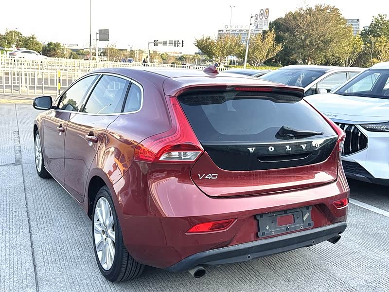 Volvo V40