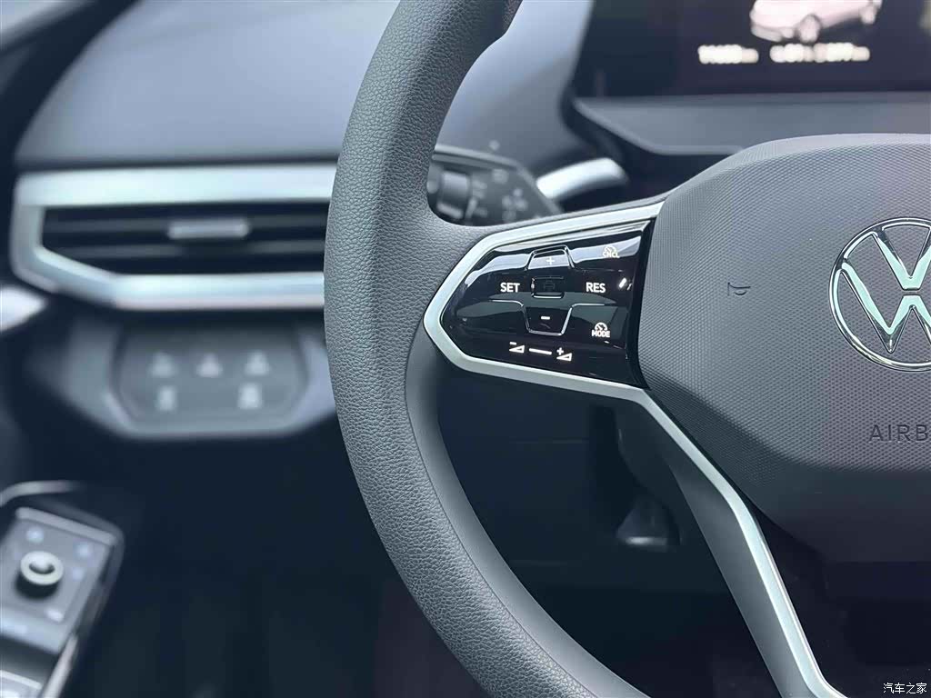 Volkswagen ID.4, 2025 23