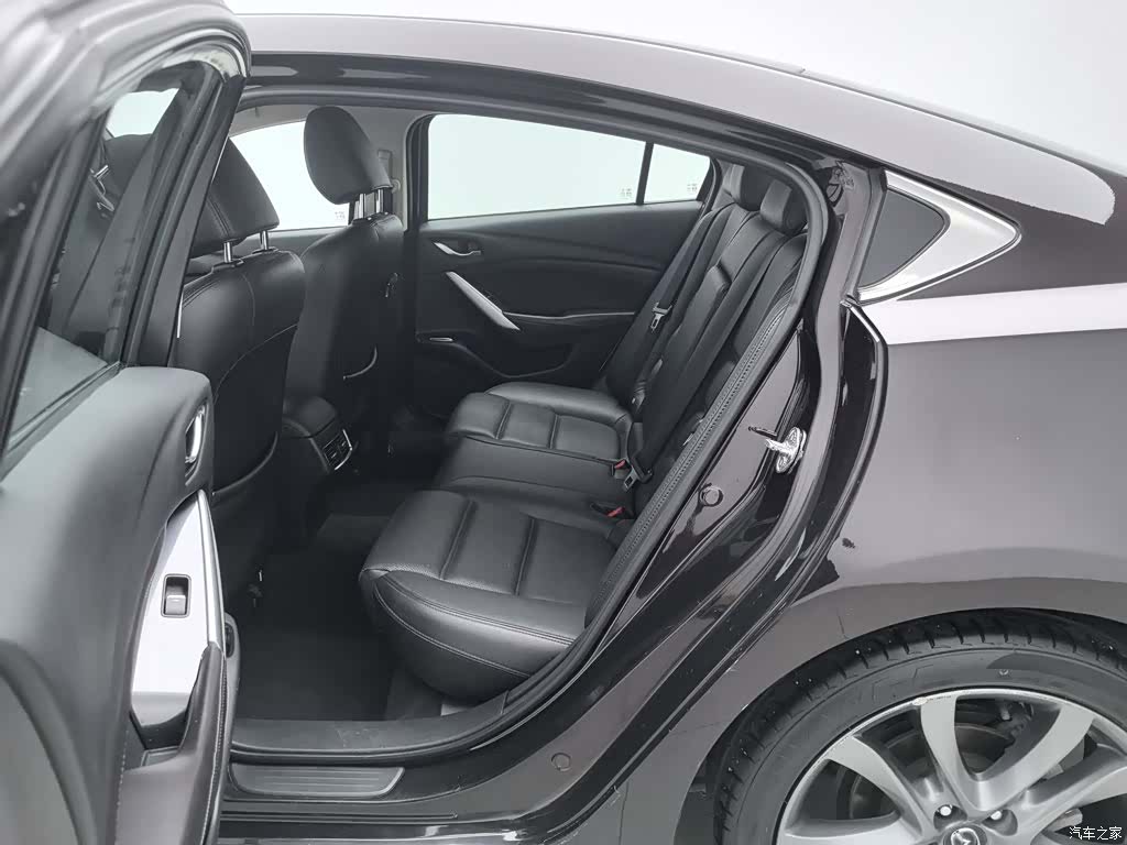 Mazda Atenza, 2017 15