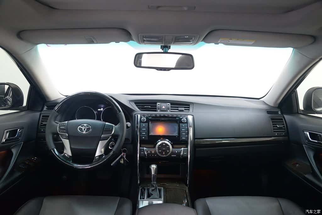 Toyota 2.5V, 2016 13