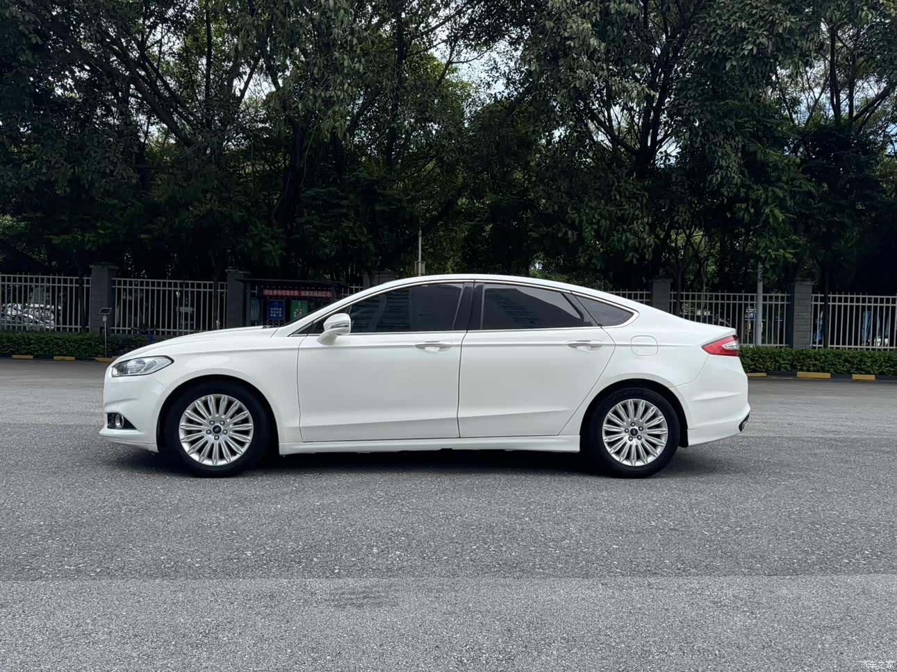 Ford Mondeo, 2014 25