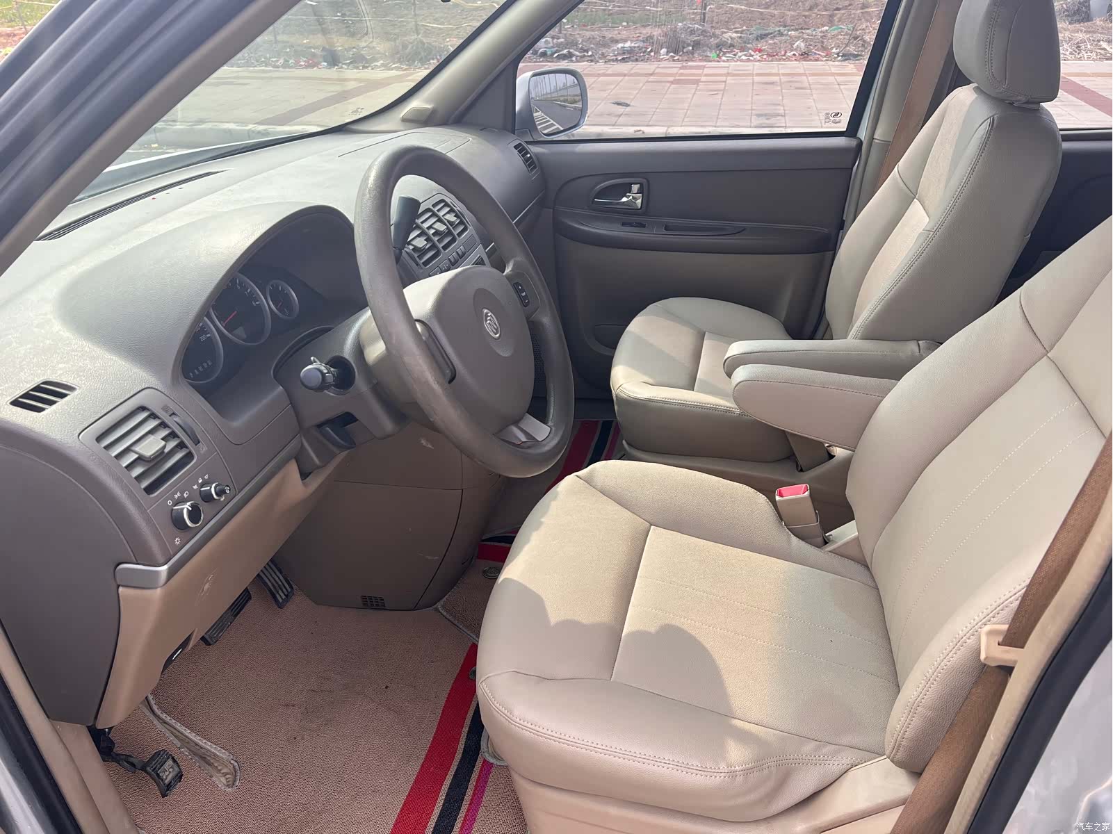 Buick GL8, 2014 4