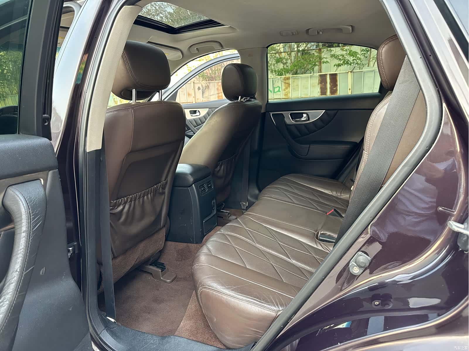 Infiniti FX35, 2011 8