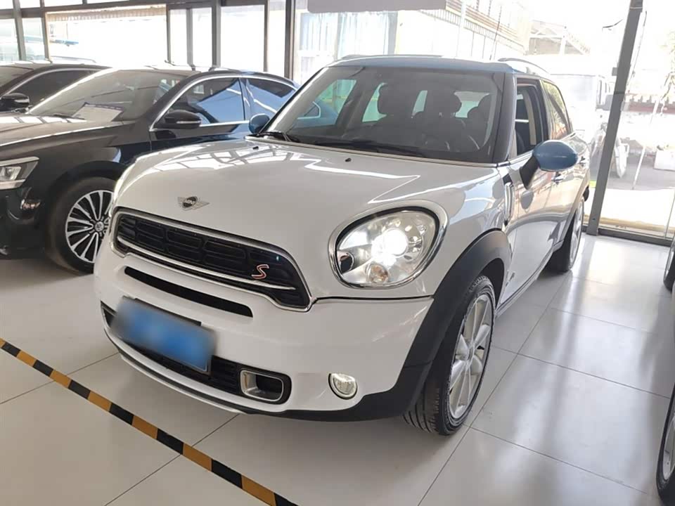 MINI COUNTRYMAN