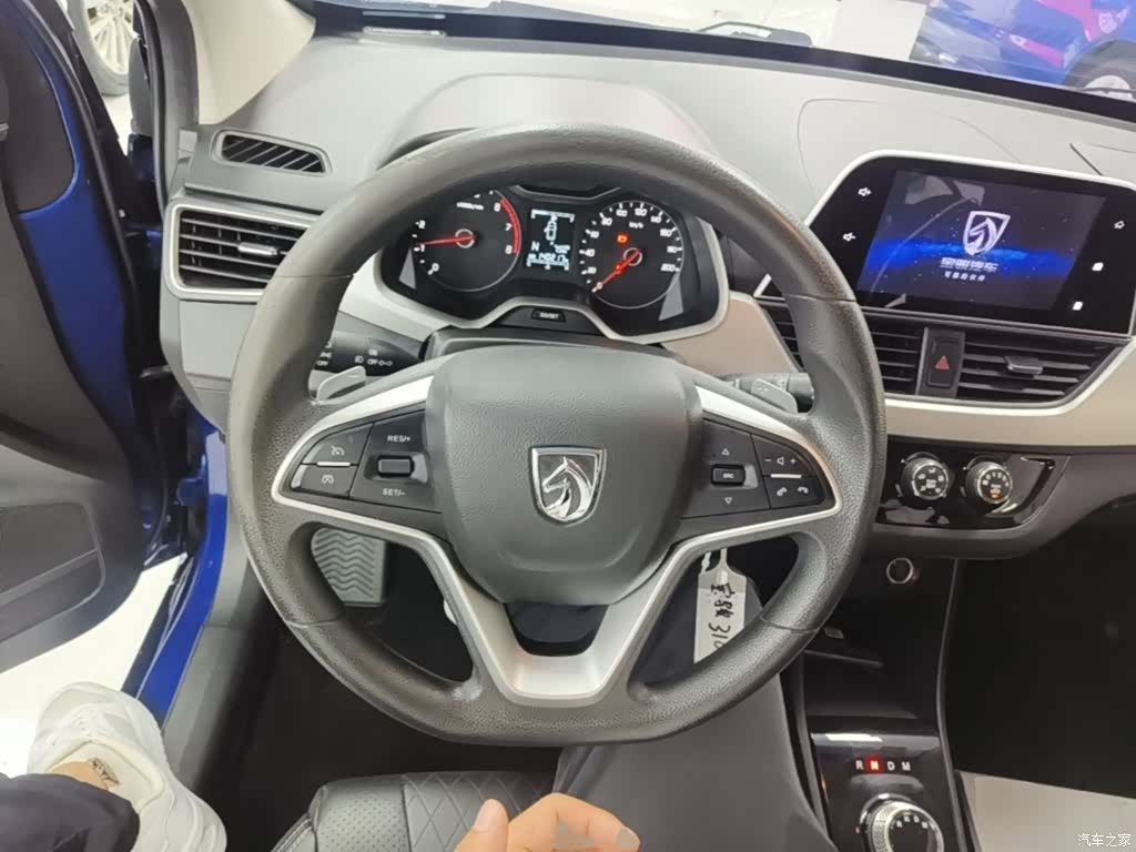 Wuling 310W, 2018 11