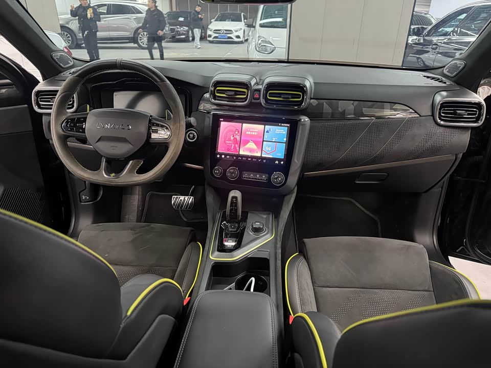Lynk & Co 03