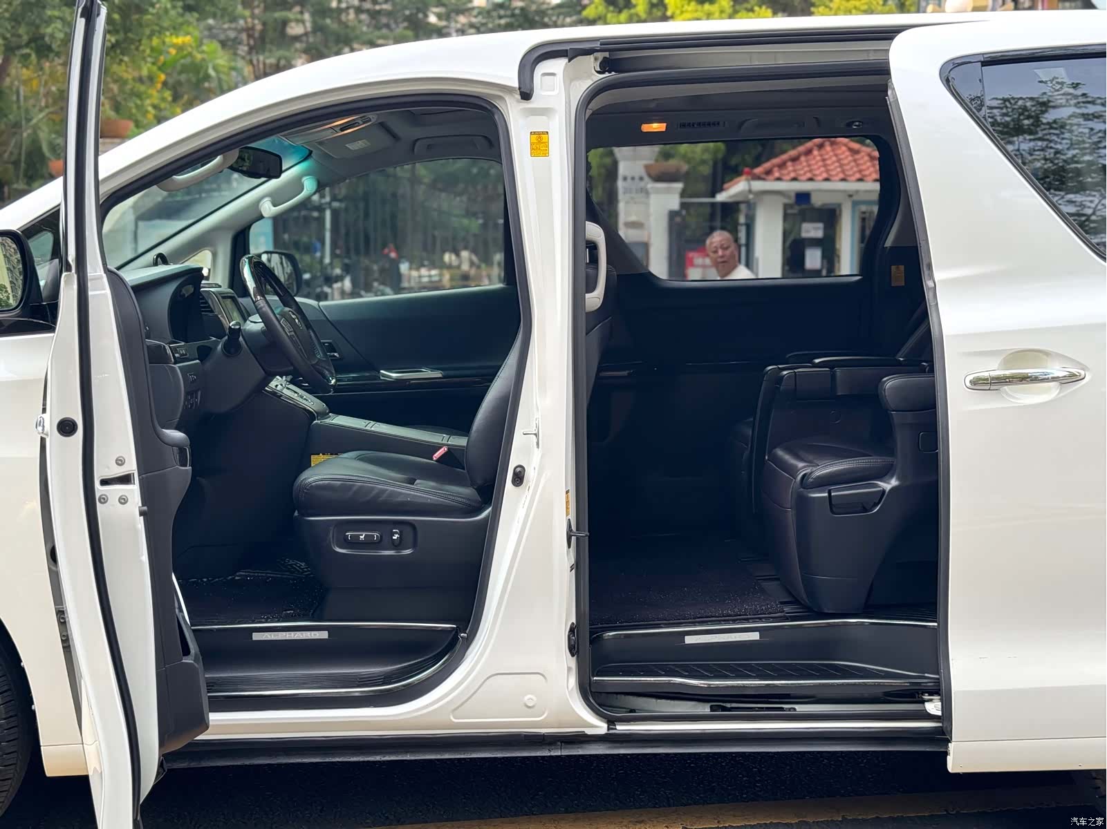 Toyota Alphard, 2014 14
