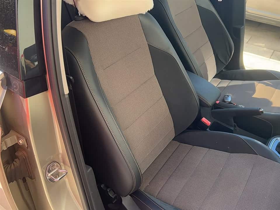 Volkswagen C-TREK Wei Collar