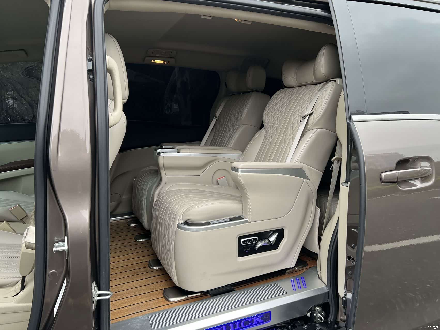 Buick GL8, 2019 7