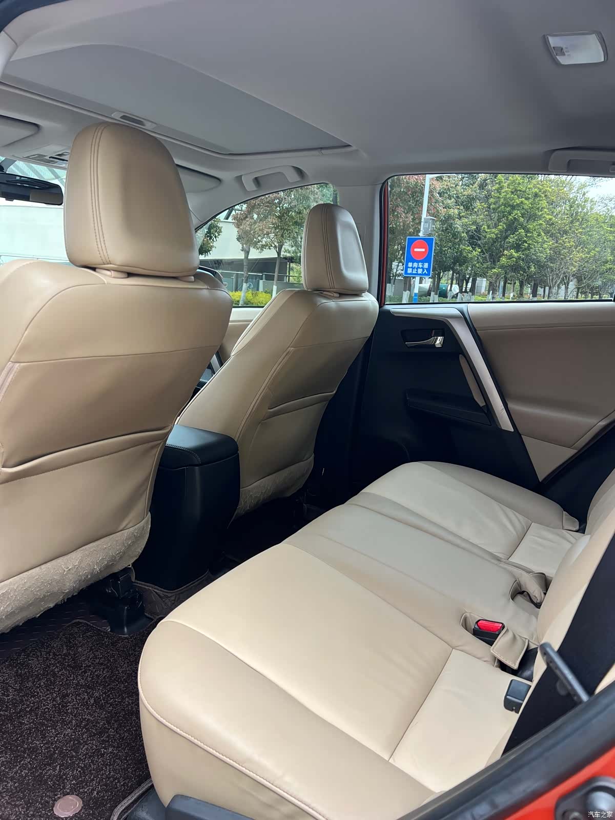 Toyota RAV4, 2013 6