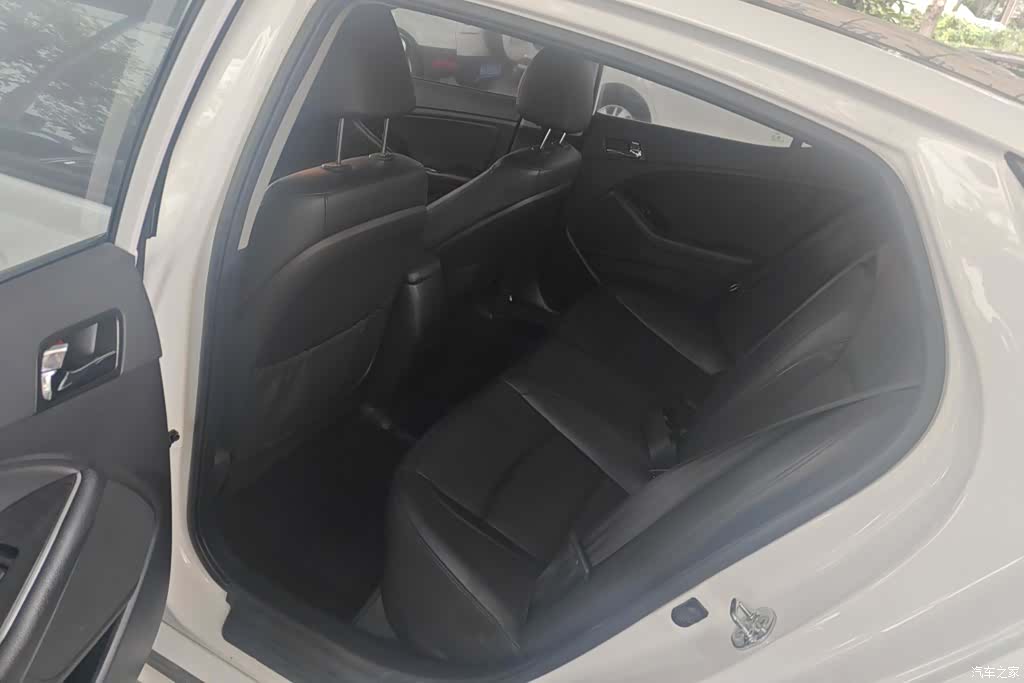 Kia K5, 2014 11