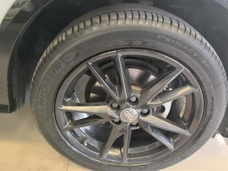 Audi Q2L Audi Q2L