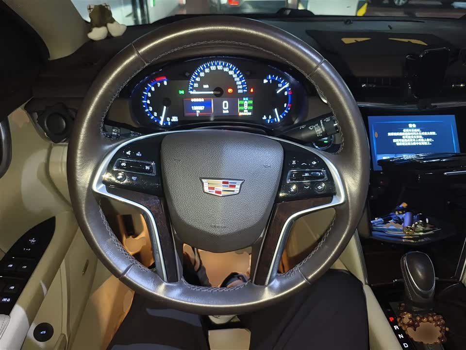 Cadillac XTS