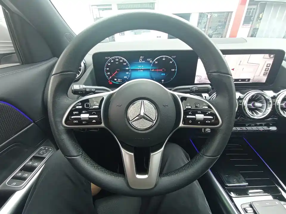 Mercedes-Benz EQA Mercedes-Benz EQA