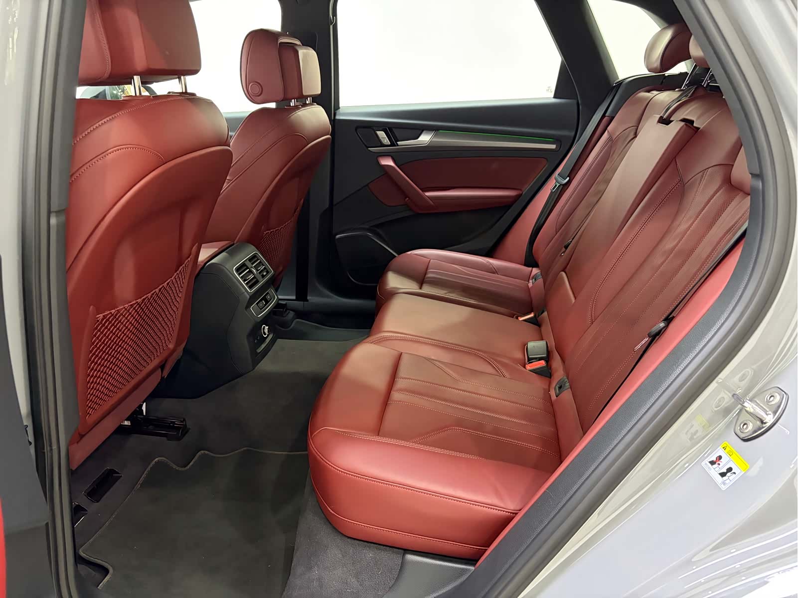 Audi Q5L, 2025 11