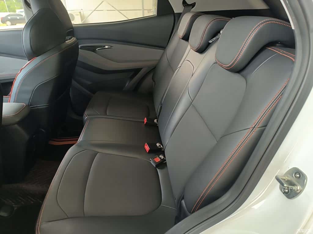 Wuling RS-3, 2020 17
