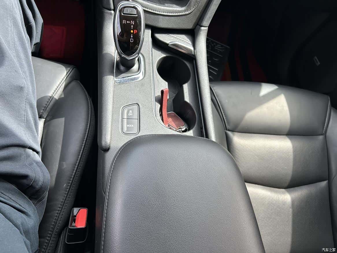 Cadillac XT5, 2017 10