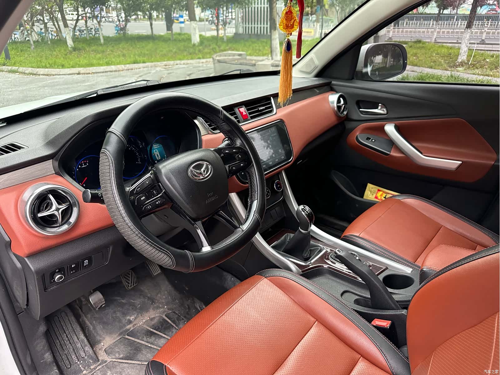 BAIC S3, 2016 16