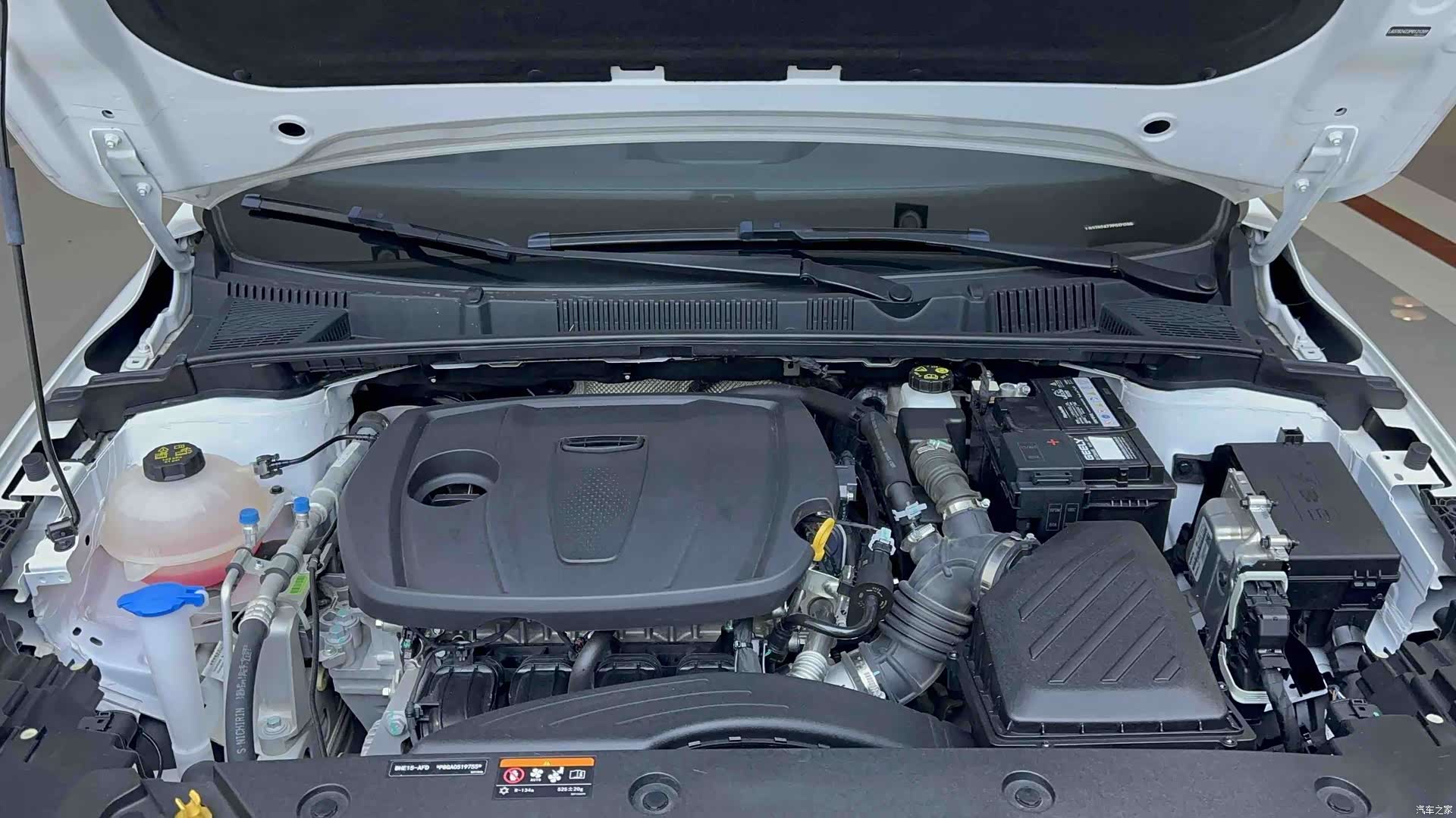 Geely Emgrand, 2023 18