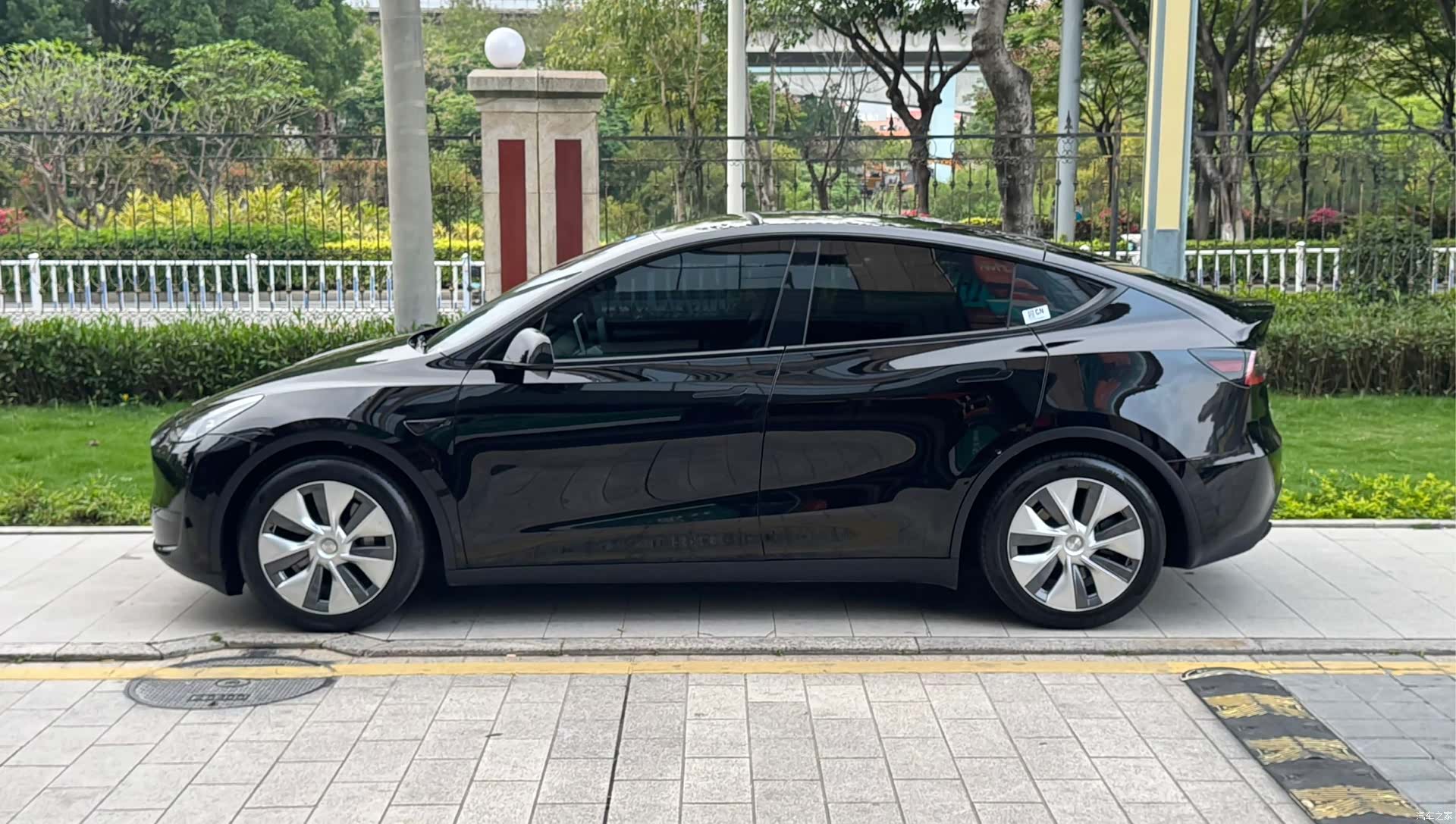 Tesla Model Y, 2022 7