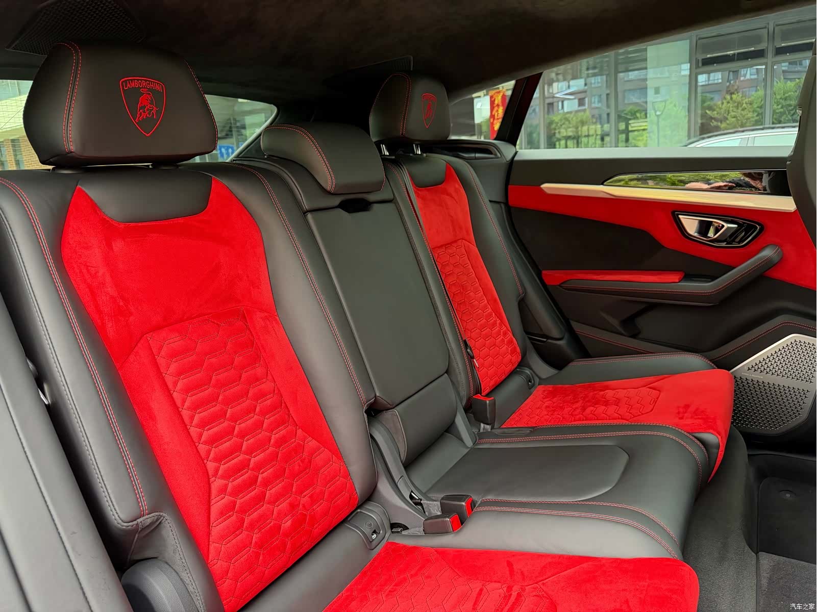 Lamborghini Urus, 2019 9