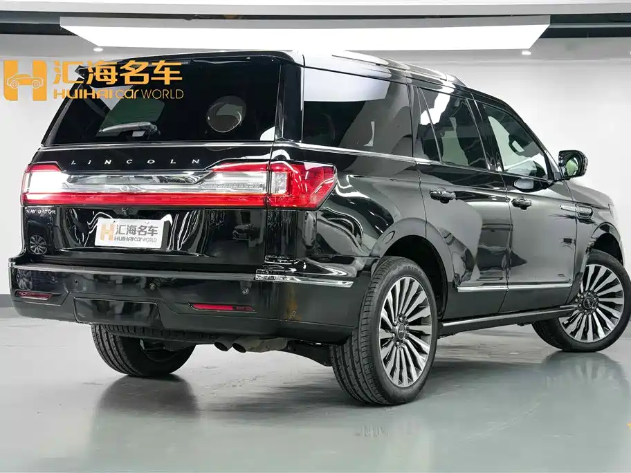 Lincoln Navigator