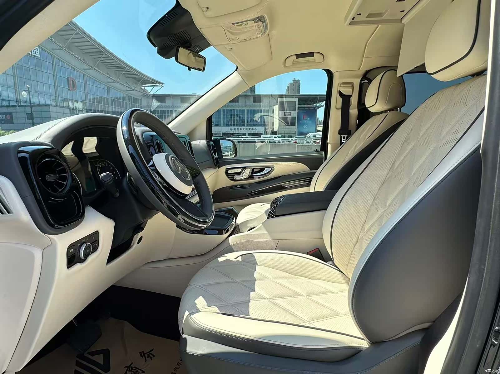 Mercedes-Benz 7, 2025 13