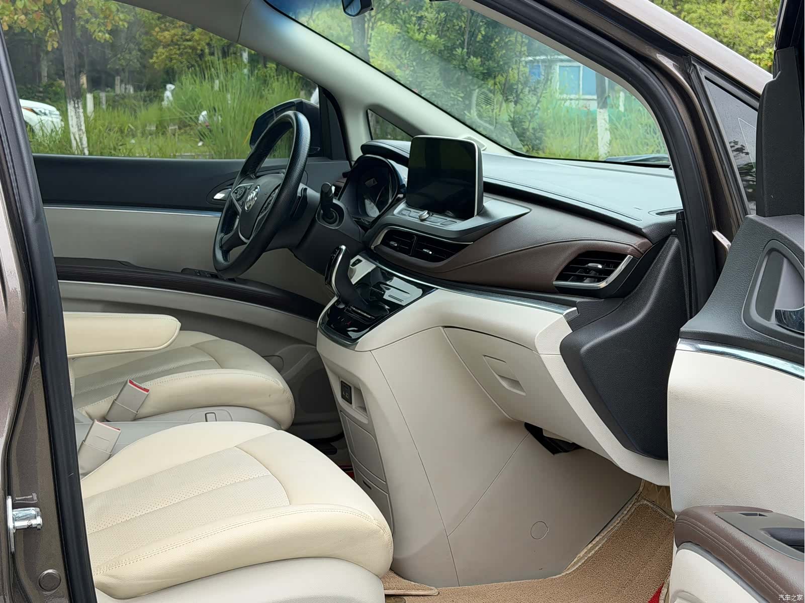 Buick GL8, 2023 10