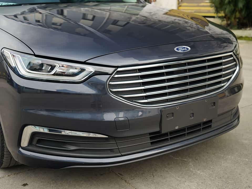 Ford Taurus
