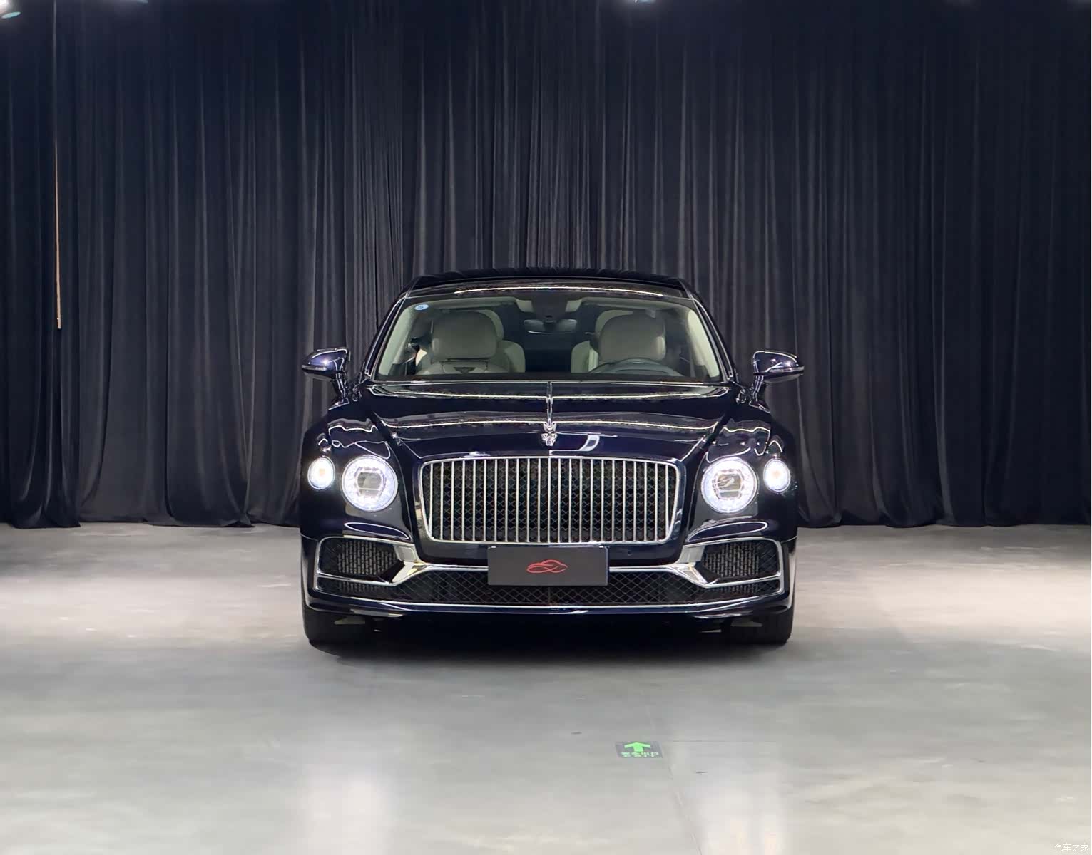 Bentley Flying Spur, 2022 2