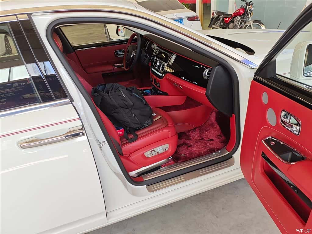 Rolls-Royce Ghost, 2018 3