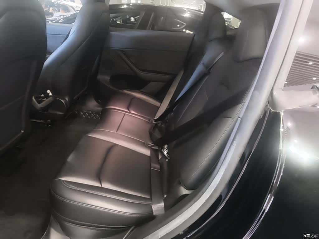 Tesla Model Y, 2023 17