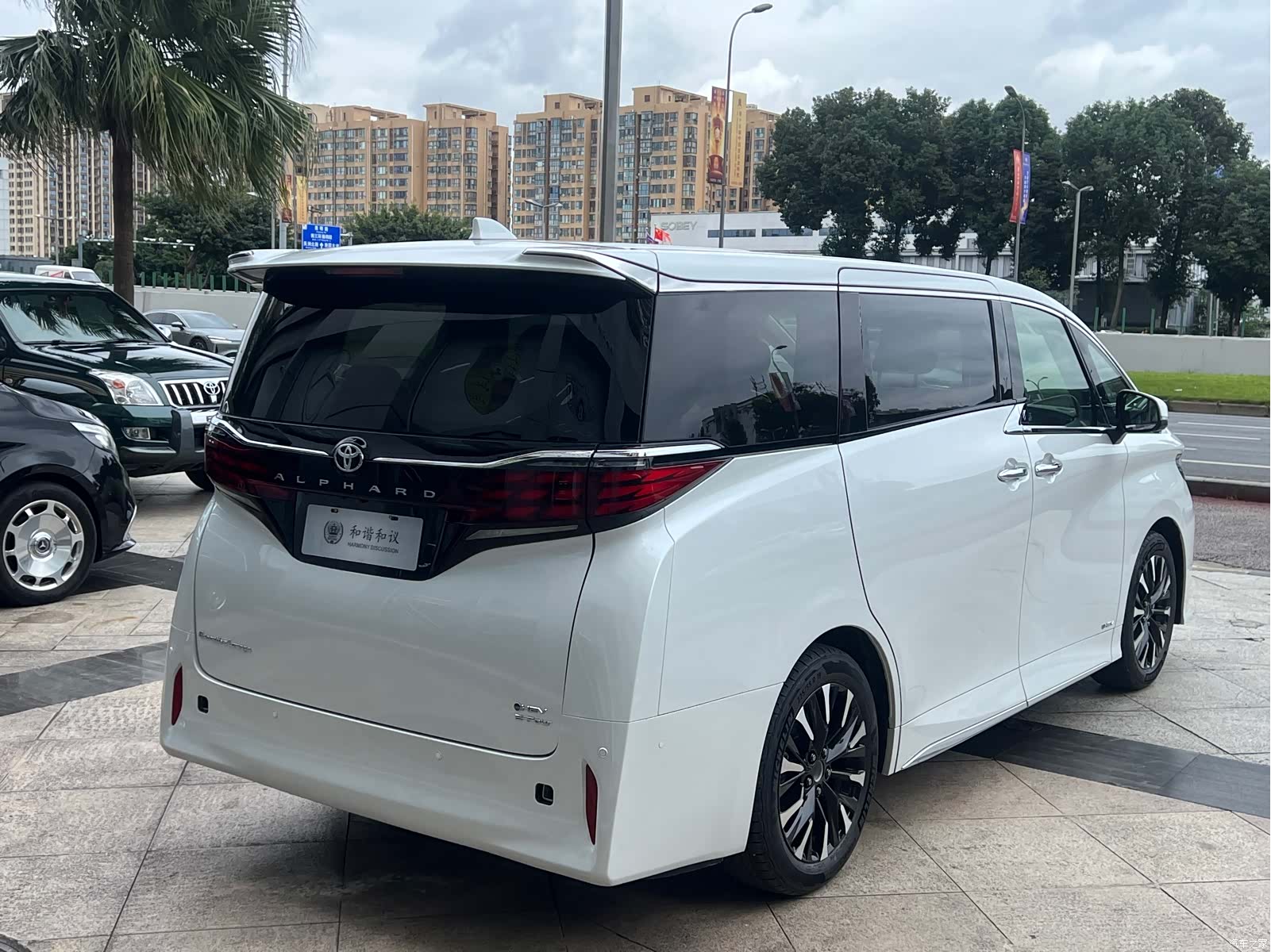 Toyota Alphard, 2024 27