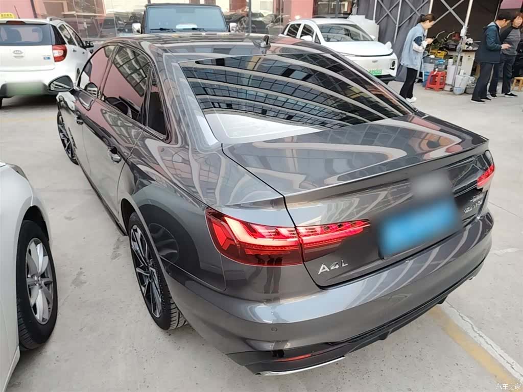 Audi A4L, 2023 все фото