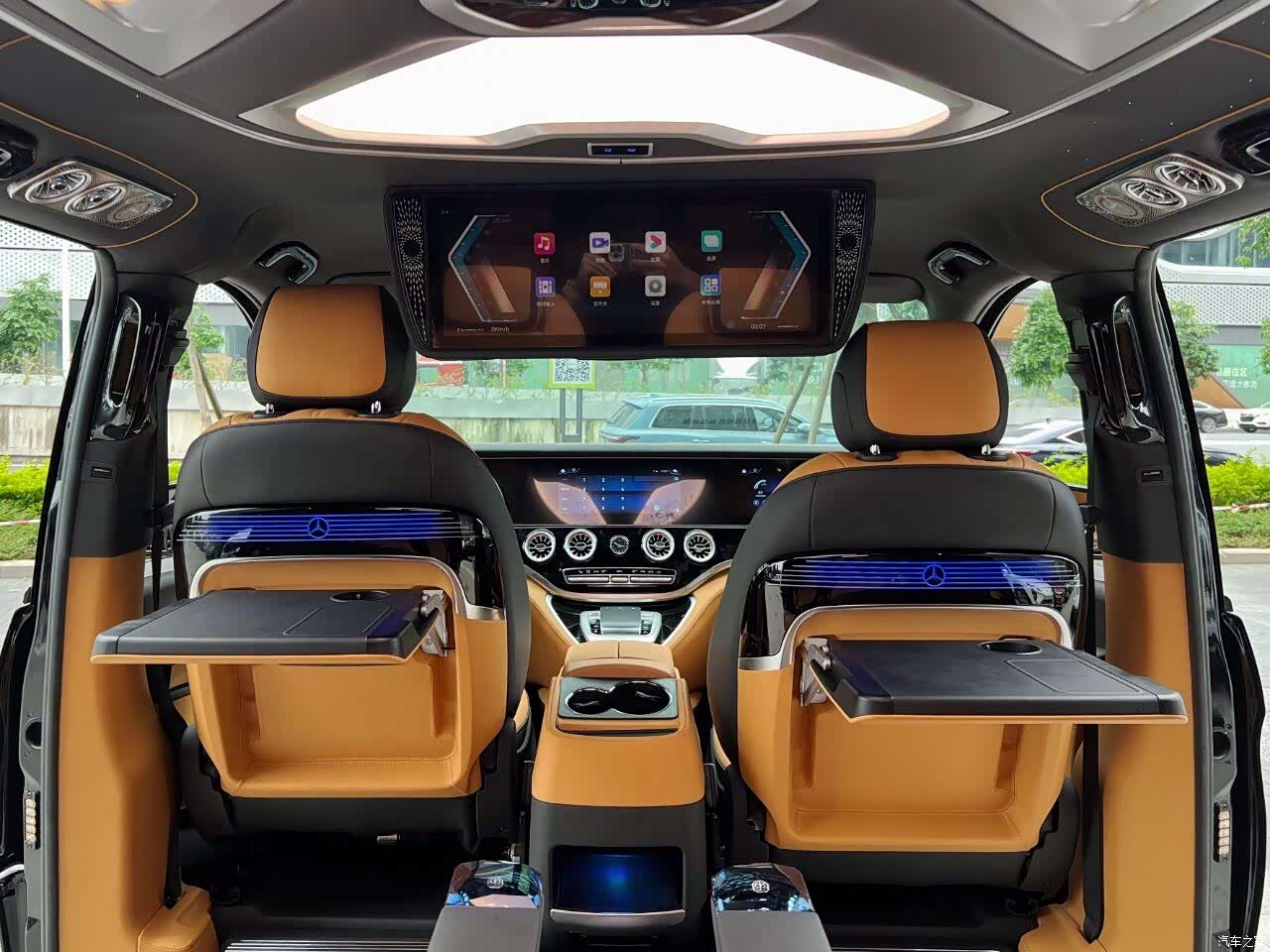Mercedes-Benz 7, 2021 7