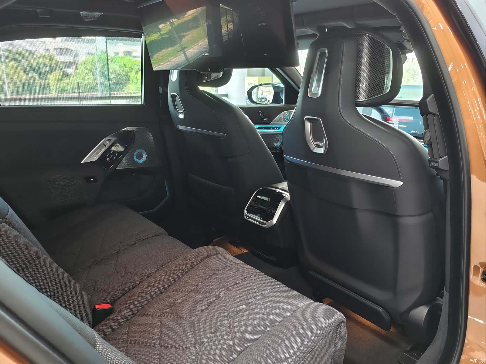 BMW i7, 2024 19
