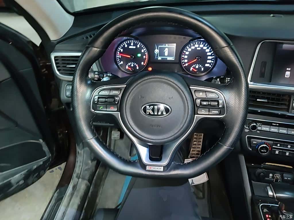 Kia K5, 2015 11